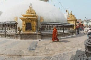 AR Heritage Tours: Walking with Ancient Civilizations via Smart Glasses