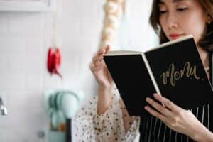 AI Recipe Assistants: Personalized Cooking with Smart Kitchen Gadgets