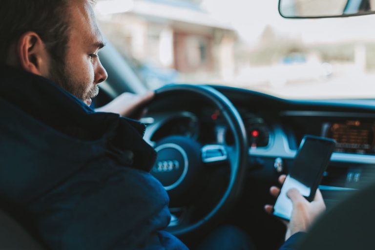 Connectivity and Personalization: Tailoring the Driving Experience.